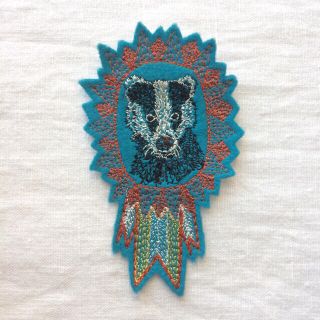 アッシュペーフランス(H.P.FRANCE)のcoral&tusk コーラル&タスク 刺繍 ブローチ アッシュペーフランス購入(ブローチ/コサージュ)