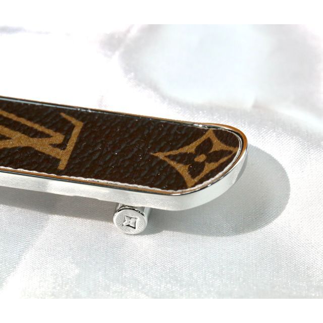 半額SALE/ エルメス 2022新作スケボーチャーム 黒 dinter.com.hn
