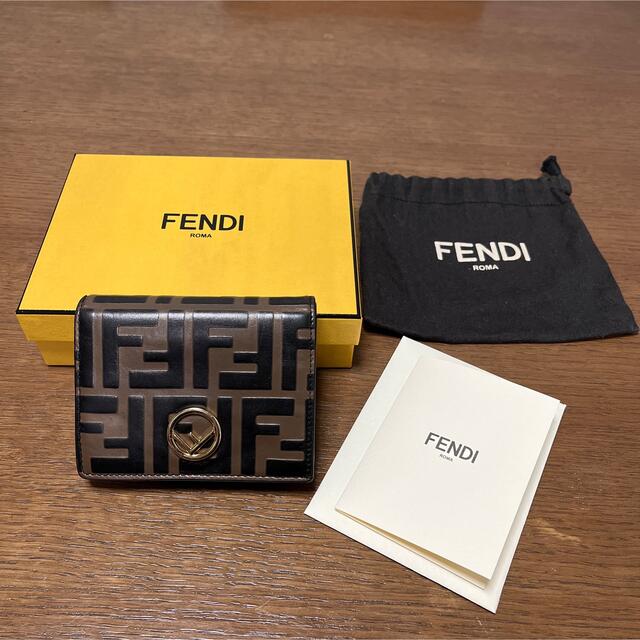 FENDI 二つ折りスモール財布　ブラウンレザー財布