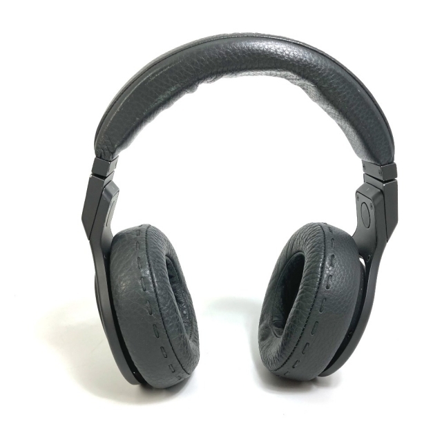 FENDI - フェンディ FENDI ヘッドホン Beats by Dr. Dreコラボ FENDI - フェンディ FENDI ヘッドホン Beats by Dr. Dreコラボ