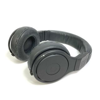 フェンディ(FENDI)のフェンディ FENDI ヘッドホン Beats by Dr. Dreコラボ セレリア ポーチ付き ヘッドフォン レザー グレー(ヘッドフォン/イヤフォン)