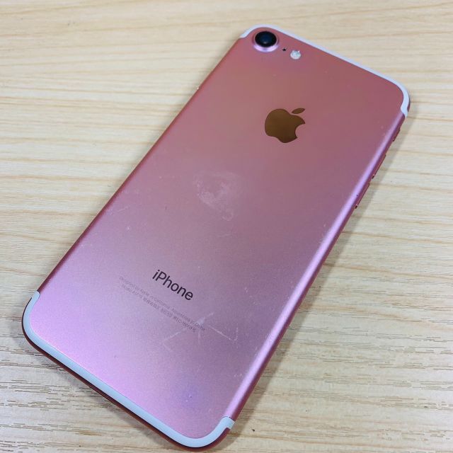 Apple(アップル)のSimﾌﾘｰ Apple版 iPhone7 32GB BL100% P38 スマホ/家電/カメラのスマートフォン/携帯電話(スマートフォン本体)の商品写真