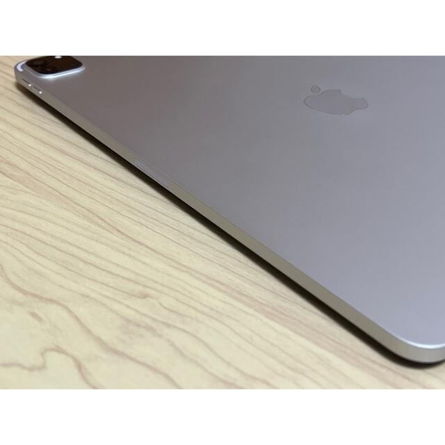Apple(アップル)のiPad pro 12.9インチ 第5世代 Wi-Fi 256GB シルバー スマホ/家電/カメラのPC/タブレット(タブレット)の商品写真