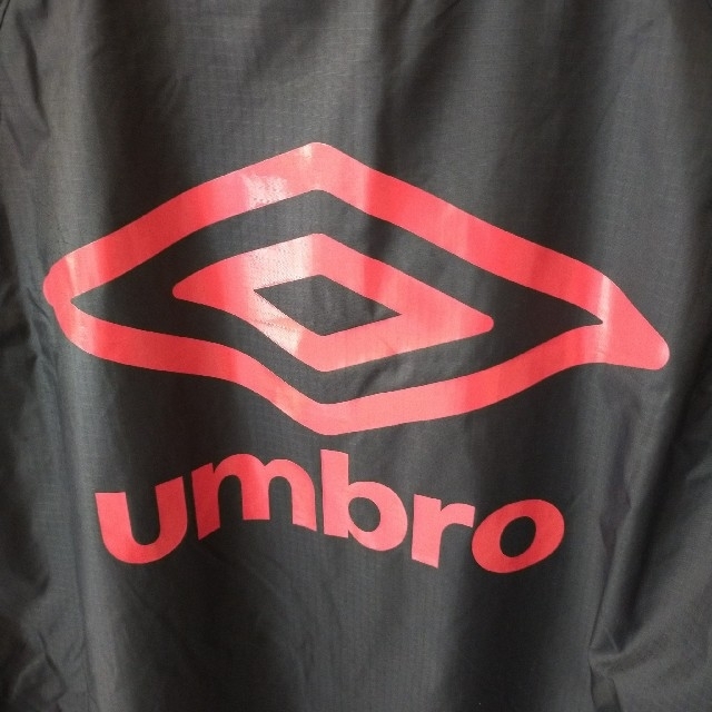 UMBRO(アンブロ)のUmbro ナイロンジャージ上下セット　新品未使用タグ付き メンズのジャケット/アウター(ナイロンジャケット)の商品写真