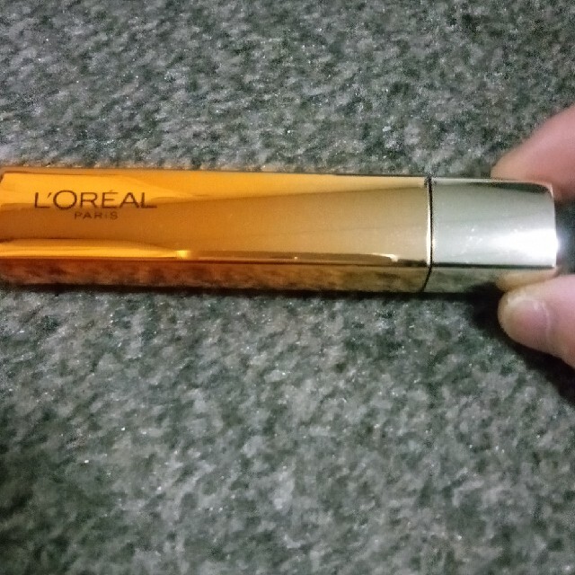 L'Oreal Paris(ロレアルパリ)のLOREAL PARISのユイルカレス コスメ/美容のベースメイク/化粧品(リップグロス)の商品写真