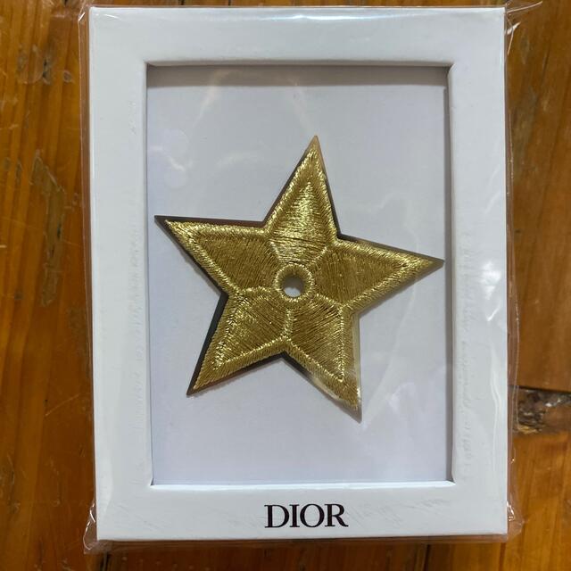 Dior(ディオール)のDior ノベルティブローチ エンタメ/ホビーのコレクション(ノベルティグッズ)の商品写真