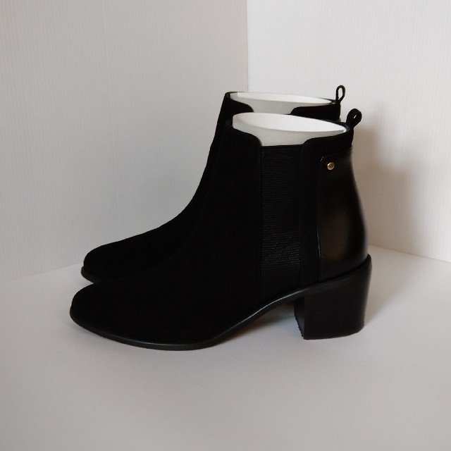 DIANA(ダイアナ)のダイアナ　23cm サイドゴアショートブーツ ブラック スエード✕皮革コンビ レディースの靴/シューズ(ブーツ)の商品写真
