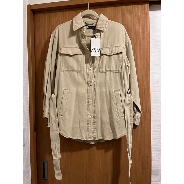 ZARA(ザラ)の新品！ベルト付きシャツジャケット レディースのジャケット/アウター(ミリタリージャケット)の商品写真