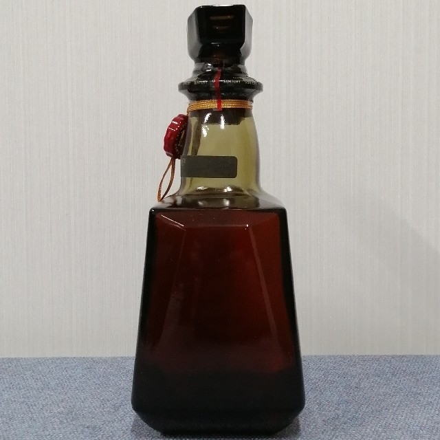 サントリー - サントリーローヤル12年 黒ラベル 700ml 43% 箱 サントリー - サントリーローヤル12年 黒ラベル 700ml 43% 箱