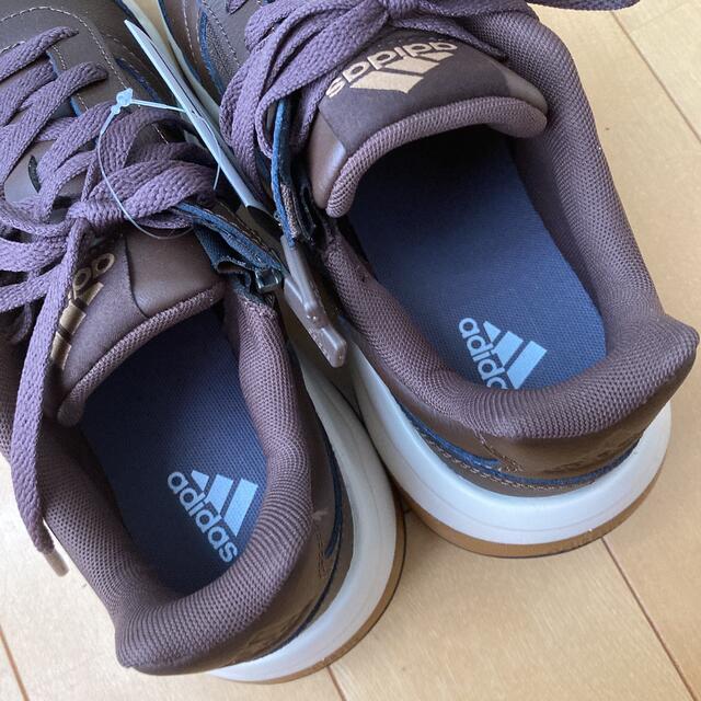 お値下げ。未使用 adidas ジップ スニーカー