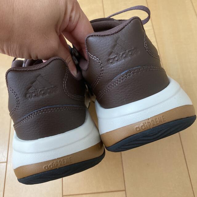 お値下げ。未使用 adidas ジップ スニーカー