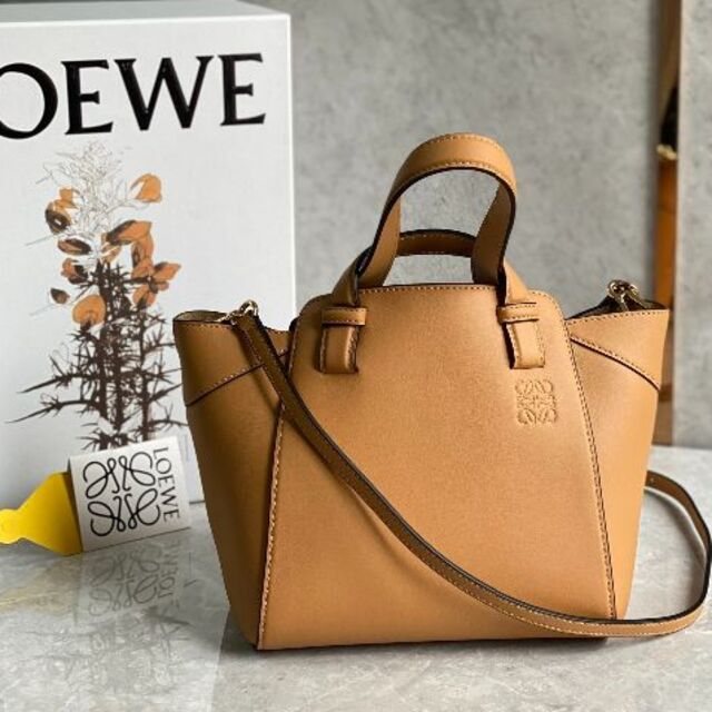 LOEWE - 正規新品 ️LOEWE ロエベ ハンモック ナゲット バッグ 定価32万円の通販 by Lane's shop｜ロエベならラクマ