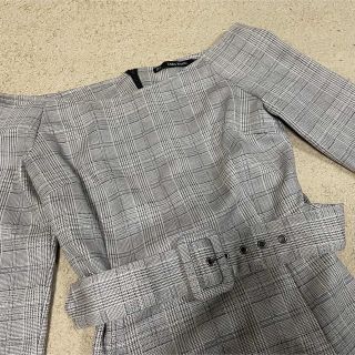 ザラ(ZARA)のzara グレンチェック柄　オフショルワンピース(ひざ丈ワンピース)