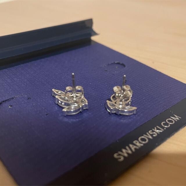 スワロフスキー Louison Stud ピアス ロジウム・コーティング スワロフスキー Louison Stud ピアス ロジウム・コーティング