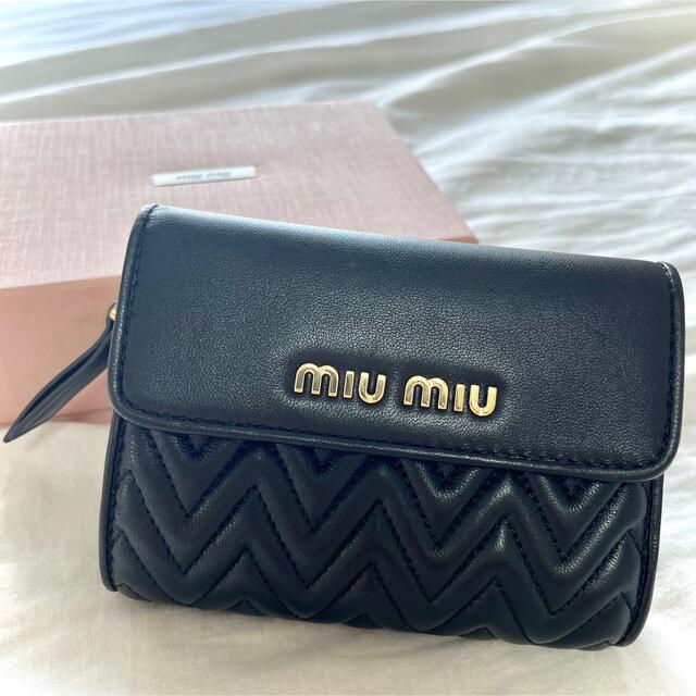 極美品 MIUMIU 三つ折り財布 マテラッセ 5ML002 箱付き