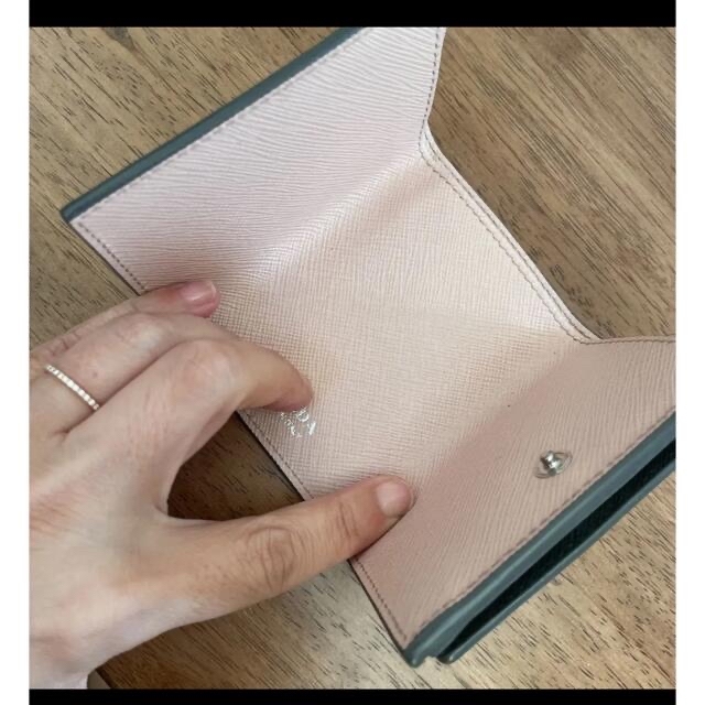 バイカラー プラダ 折り財布 サフィアーノ コンパクトウォレット グレー ピンク 4