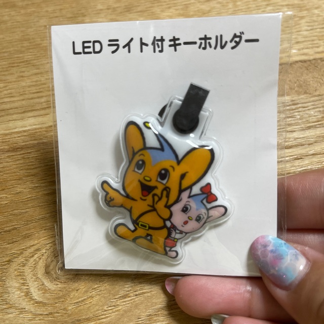 新品　ピーポくん　LEDライト付キーホルダー エンタメ/ホビーのおもちゃ/ぬいぐるみ(キャラクターグッズ)の商品写真