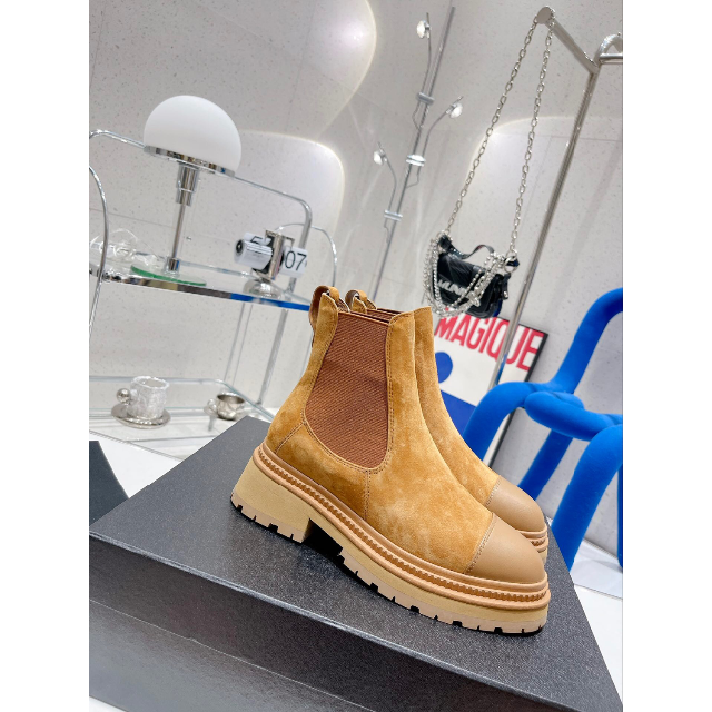 日本最大級 ♣︎CHANEL♣︎レザームートンブーツ♣︎未使用♣︎39