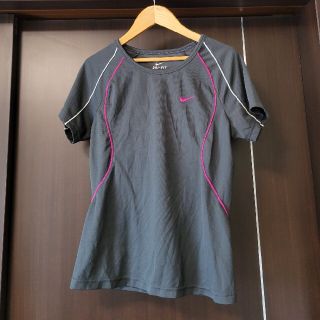 ナイキ(NIKE)のNIKE☆トレーニングウェア(Tシャツ(半袖/袖なし))