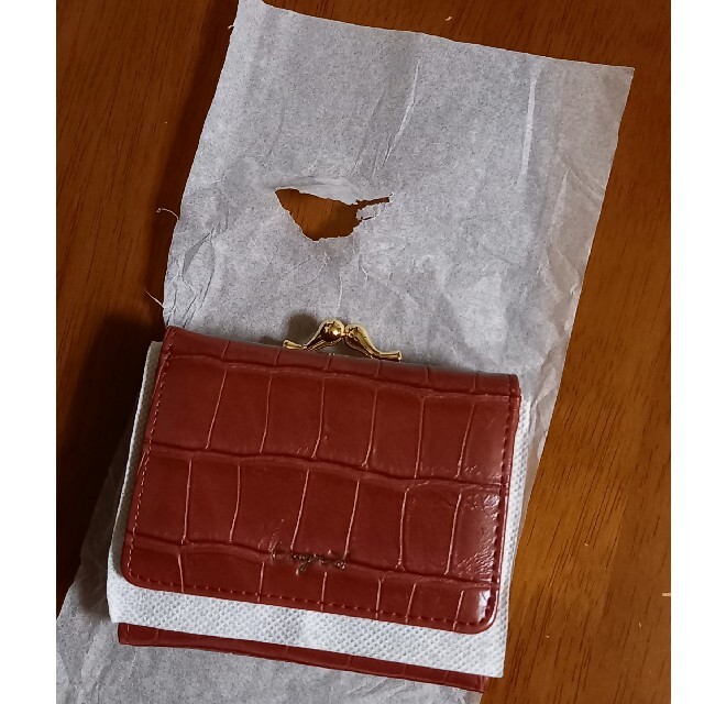 Ungrid(アングリッド)のUngrid クロコ風型押しがま口財布 ワイン レディースのファッション小物(財布)の商品写真