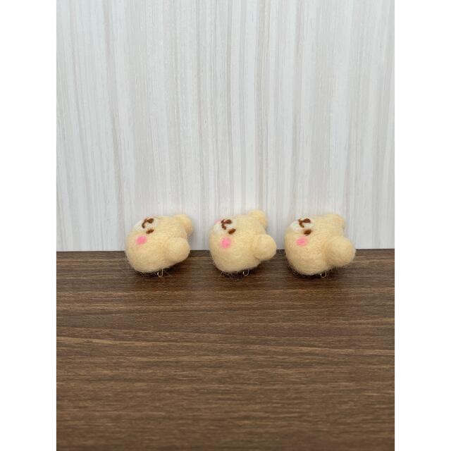 羊毛フェルト　くまちゃんバッチ ハンドメイドのハンドメイド その他(その他)の商品写真