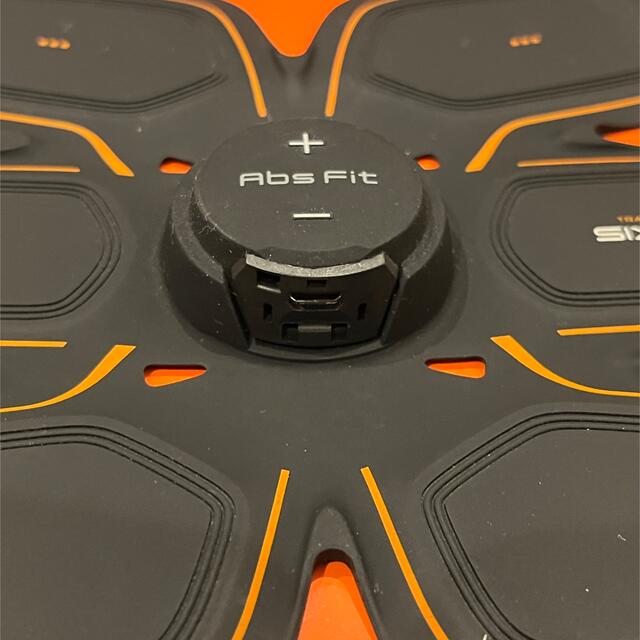 SIXPAD(シックスパッド)のシックスパッド アブズフィット2  SIXPAD Abs Fit2 スポーツ/アウトドアのトレーニング/エクササイズ(トレーニング用品)の商品写真