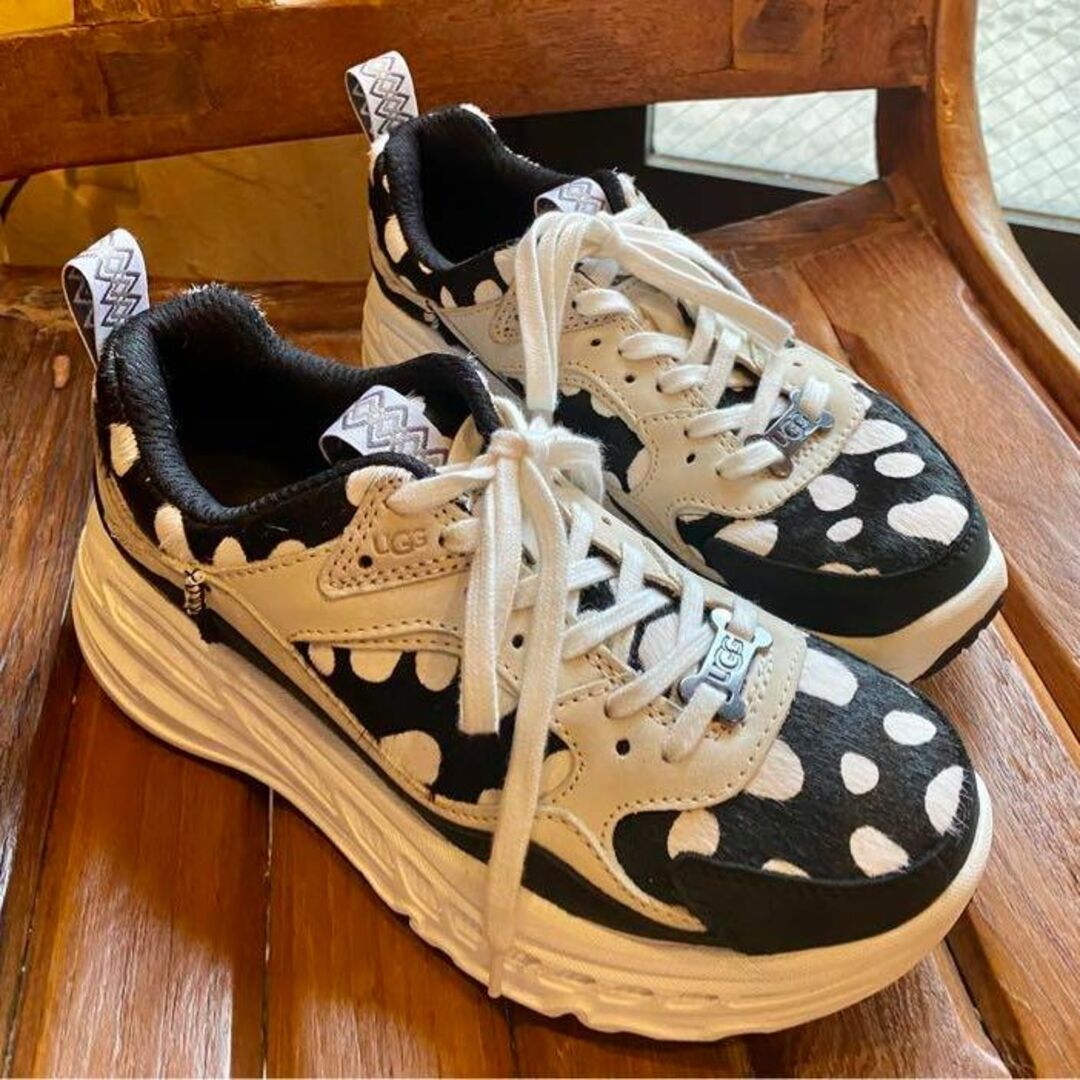完売。。。。。①展示品✨裏ダル✨23~23.5✨UGG✨CA805 ダルメシアン