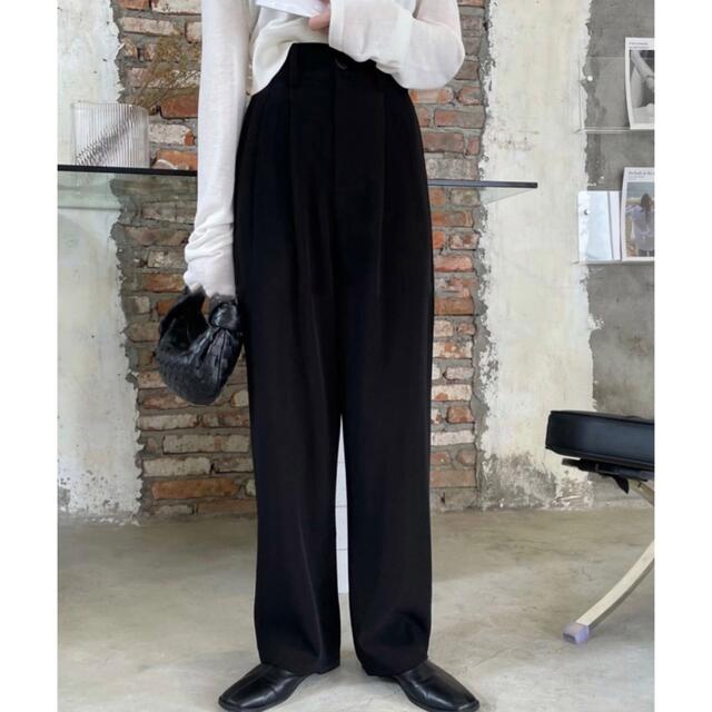 新品•未使用品✨ ハイウエストカラータックスラックス2022AW レディースのパンツ(カジュアルパンツ)の商品写真