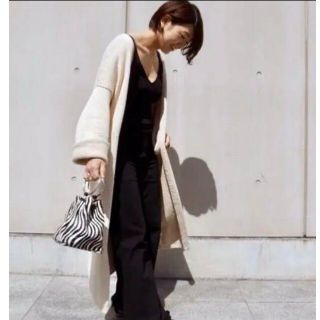 アパルトモンドゥーズィエムクラス(L'Appartement DEUXIEME CLASSE)のLauren Manoogian　新品タグ付き　KNIT GOWN(ニット/セーター)