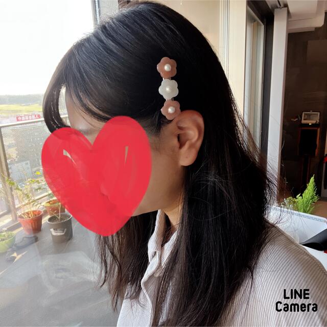 お花畑のヘアクリップ🌸 ハンドメイドのアクセサリー(ヘアアクセサリー)の商品写真