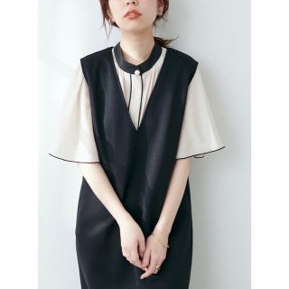 ナチュラルクチュール(natural couture)の【新品】naturalcouture パール釦バイカラーフレア5分袖ブラウス(シャツ/ブラウス(半袖/袖なし))