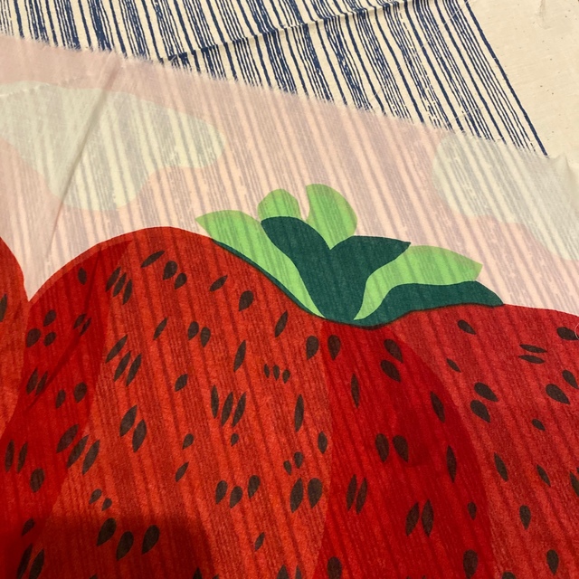 marimekko(マリメッコ)のtammy様専用♪ 新品未使用 マリメッコ 生地 はぎれ マリレターズ ハンドメイドの素材/材料(生地/糸)の商品写真