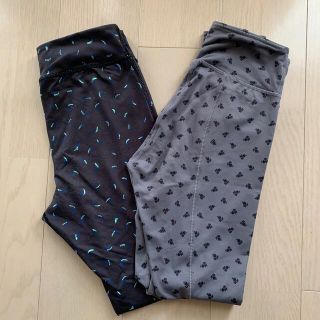 エミ(emmi)の激安　emmi yogaムーン&小花柄　スリット入りレギンス2点セット(ヨガ)