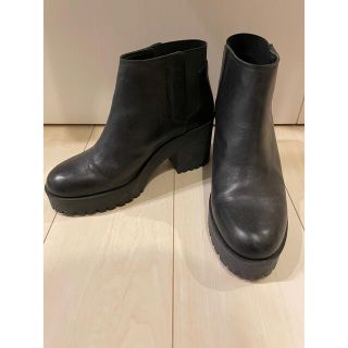 ザラ(ZARA)のZARA ショートブーツ　36(ブーツ)