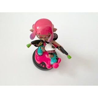 ニンテンドースイッチ(Nintendo Switch)の中古　amiibo アミーボ　ネオンピンク　スプラトゥーン　(ゲームキャラクター)