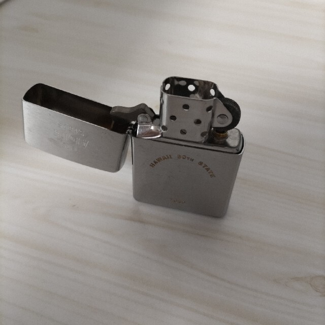 ZIPPO(ジッポー)のお値下げしました❢❢☆ZIPPO☆未使用品☆ハワイで購入☆箱あり メンズのファッション小物(タバコグッズ)の商品写真