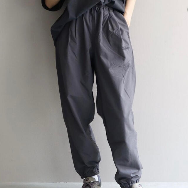 パンツHOLIDAY NYLON JOGGER