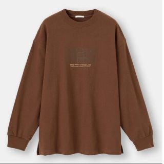 ジーユー(GU)の【新品】GU　メイジコラボ　明治ミルクチョコレート　ロングスリーブTシャツ　M(Tシャツ(長袖/七分))