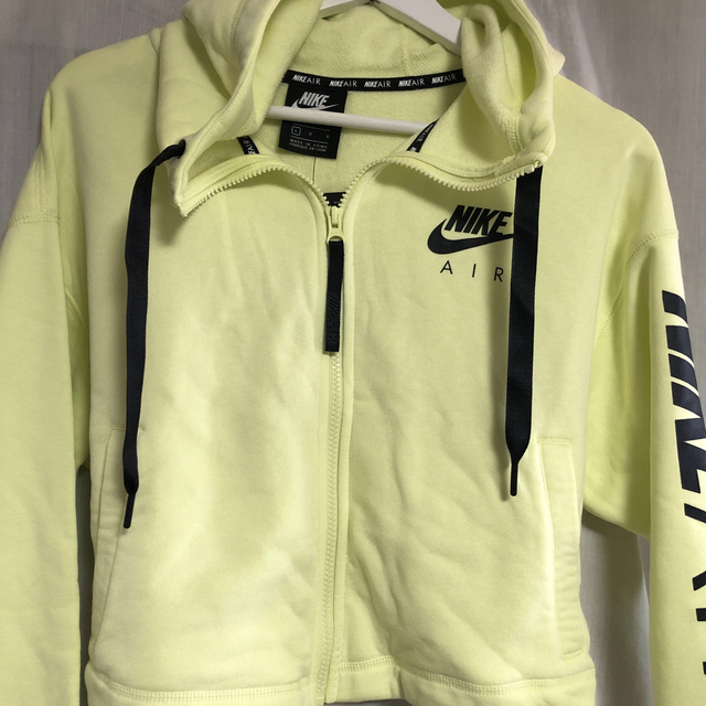 NIKE(ナイキ)のNIKEパーカー新品・未使用品☆送料込み☆ レディースのトップス(パーカー)の商品写真