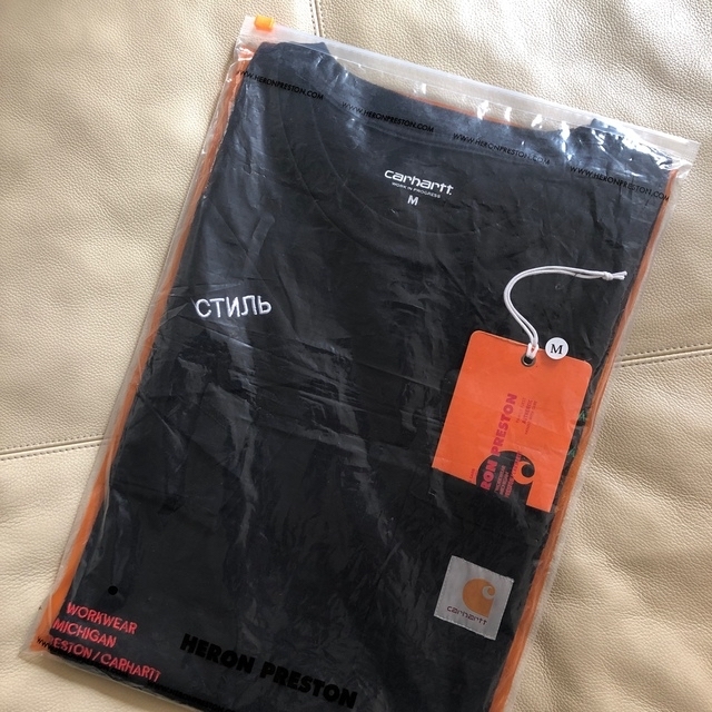 carhartt(カーハート)のカーハート　HERON PRESTON   黒　M   Tシャツ　ショッパーつき メンズのトップス(Tシャツ/カットソー(半袖/袖なし))の商品写真