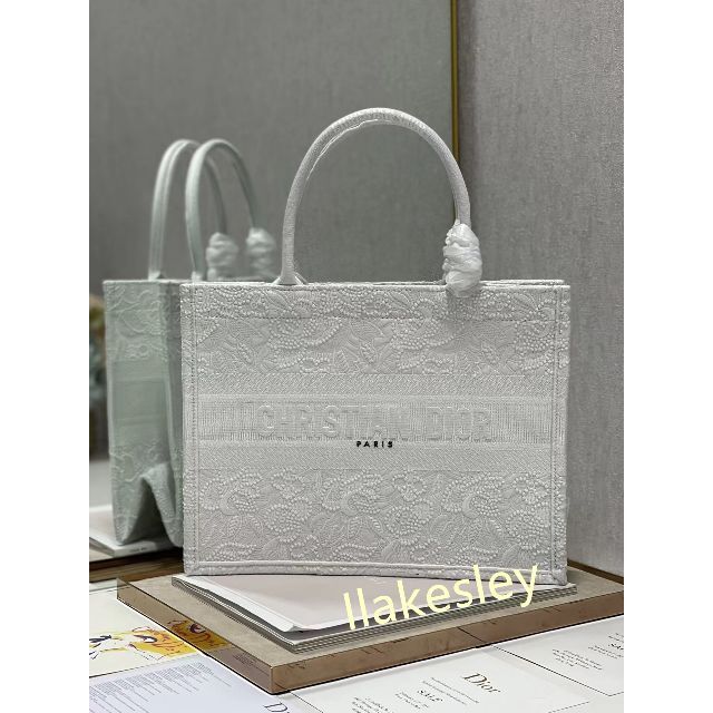 Dior - DIOR BOOK TOTE ミディアムバッグの通販 by I