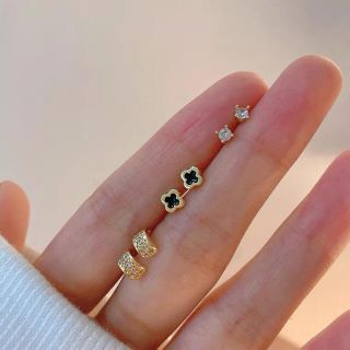 可愛いミニピアス3点セット　大人気 シンプル オシャレ OLスタイル  四つ葉(ピアス)