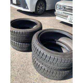 ブリヂストン(BRIDGESTONE)の225/45R18 スタッドレスタイヤ　ブリヂストン(タイヤ)