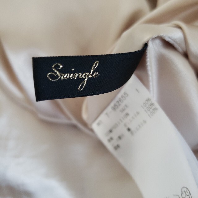 Swingle(スウィングル)の値下げ　スウィングル　ワンピース　スカーフ柄 レディースのワンピース(ひざ丈ワンピース)の商品写真