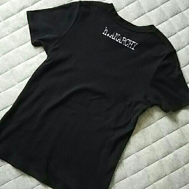 h.naoto(エイチナオト)のh.ANARCHY プリントＴシャツ 黒 レディースのトップス(Tシャツ(半袖/袖なし))の商品写真