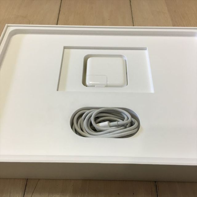 305) Apple MacBook 12インチ 2016 Core m3