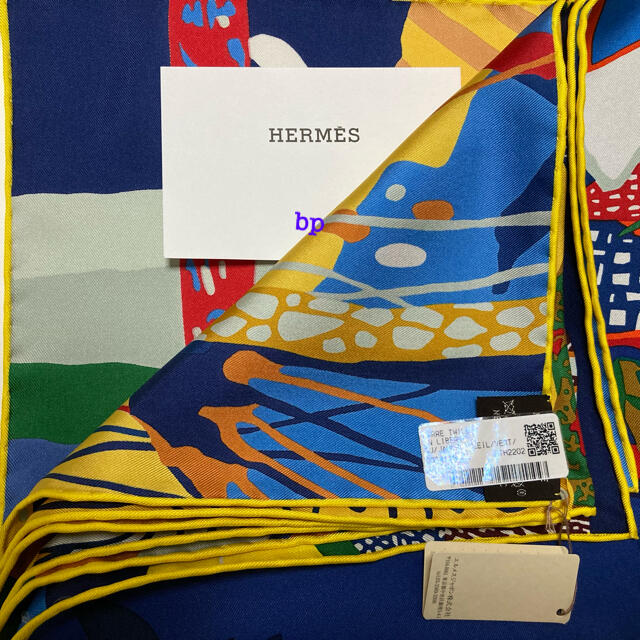 Hermes(エルメス)の最終価格【新品未使用】エルメス　カレ　自由に　2022 レディースのファッション小物(バンダナ/スカーフ)の商品写真