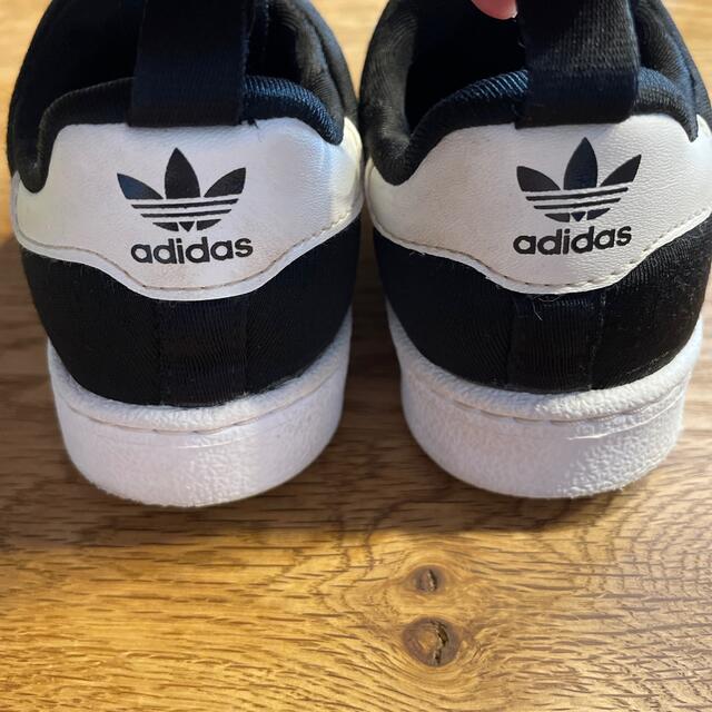 adidas(アディダス)のadidas スニーカー 13cm キッズ/ベビー/マタニティのベビー靴/シューズ(~14cm)(スニーカー)の商品写真