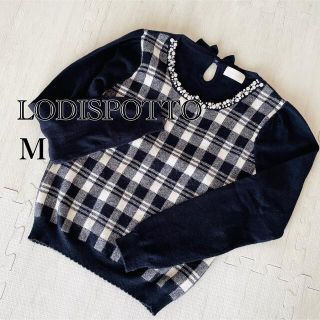 ロディスポット(LODISPOTTO)の【LODISPOTTO】ビジュー付き 背中リボン ニット トップス(ニット/セーター)