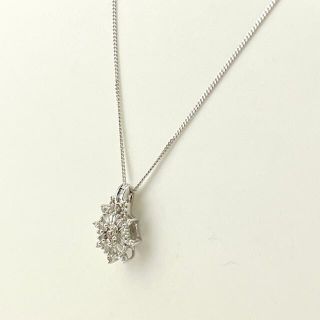 メレダイヤ デザインネックレス WG 【中古】(ネックレス)